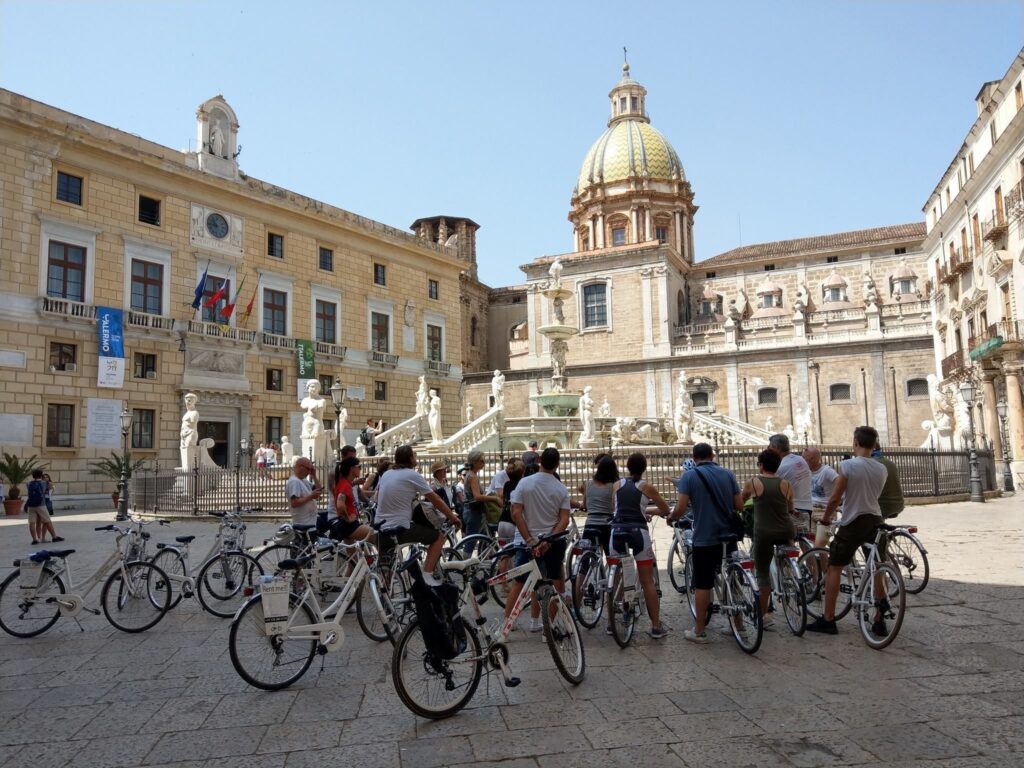 tour in bici a palermo piazza pretoria